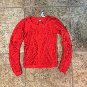 NWT alo yoga red wanderer l/s top, medium
